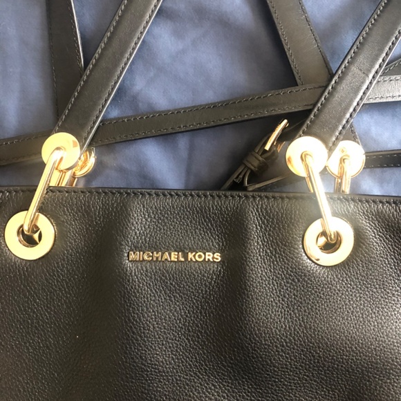 Black Michael Kors Large Handbag Purse - Picture 5 of 5
